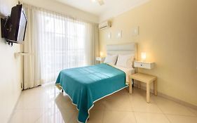 Hotel Shakey
